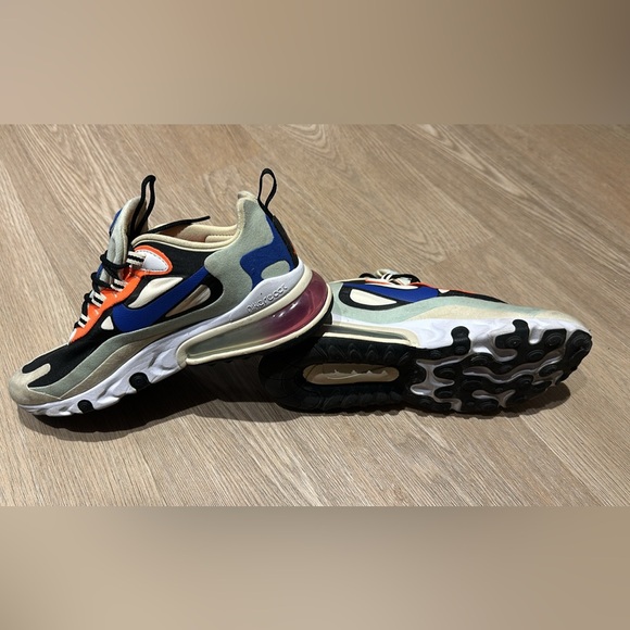 Women’s Nike AirMax 270 React - Picture 1 of 4